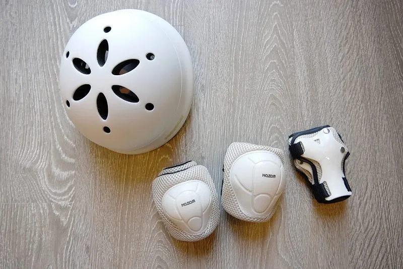 幼童安全帽 團購價$1,250 / Kazam幼童護具 團購價$580