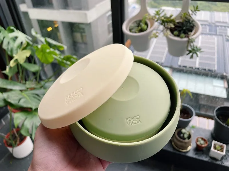現在就是每天帶這兩個碗,也大幅縮小了書包體積